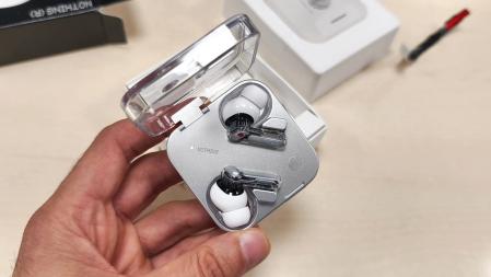 Nothing cuida el aspecto estético de sus productos hasta el último detalle.