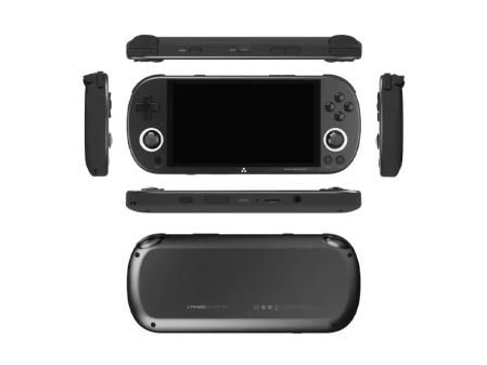 La consola vista desde varios ángulos.