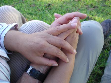 “Su mano entre mis manos”.