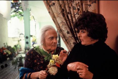 Una escena de la película 'Esperando la carroza', que da cuenta de manera hilarante un caso similar al ocurrido en Tucumán