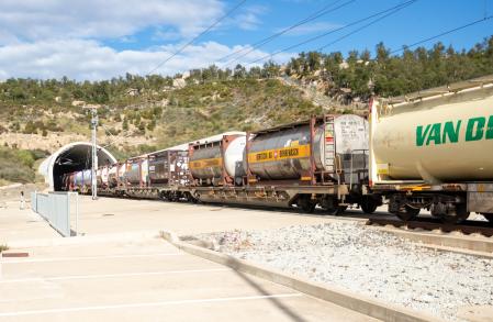 Permitirá que los trenes de mercancías procedentes de Europa puedan circular sin problemas por el Corredor Mediterráneo