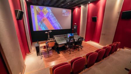 SAE Barcelona cuenta con aulas multimedia, salas de grabación, producción y mezcla, un plató y una sala de cine en su campus del 22@&nbsp;