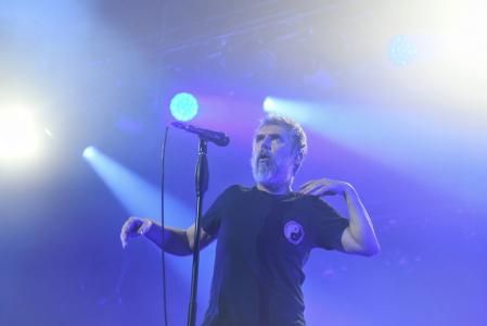 Iván Ferreiro durante una actuación