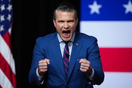 Pete Hegseth, secretario del Departamento de Guerra de EE.UU. con Trump. 