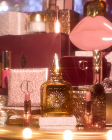 La fragancia Star Confidence es una de las novedades de la campaña navideña junto a labiales, paletas y diferentes sets de maquillaje