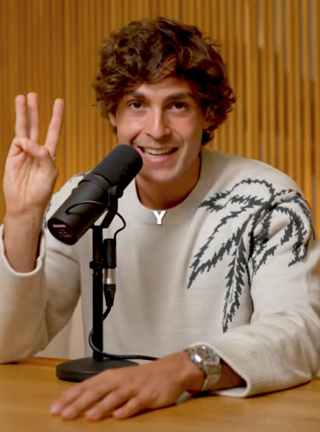 Jaime Higuera enumerando los tres tipos de ingresos que recomienda