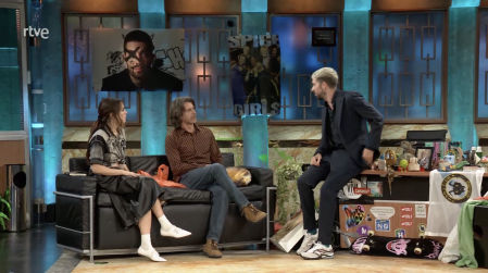 Blanca Suárez contestando a las preguntas de Broncano (RTVE)