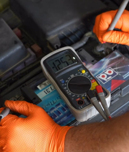 El polímetro del mecánico Juan José