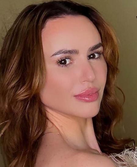 Lidiane ha sido hallada en la sala de estar, mientras que el cuerpo de Miana yacía en su habitación