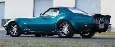 Este Corvette Stingray de 1968 renace como una joya futurista sobre ruedas.