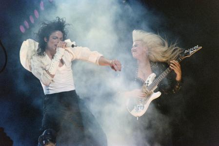 Michael Jackson durante un concierto en 1992