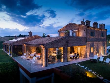 Filodivino ocupa una antigua casa de campo rodeada de viñedos