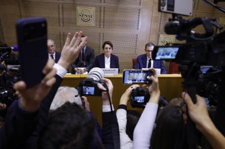 Laurence des Cars, presidenta-directora del Museo del Louvre, ayer en el Senado