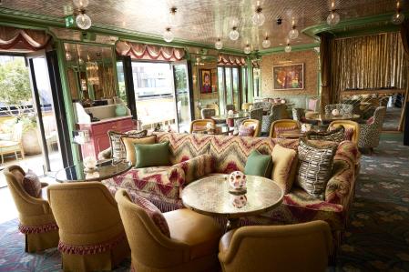 Espíritu Bournemouth: el fundador rindió homenaje al hotel costero que regentaban sus padres