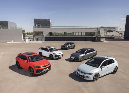 Provistos de una batería de 19,7 kWh, los híbridos enchufables de Volkswagen pueden cargarse a velocidad de hasta 50 kW en corriente continua