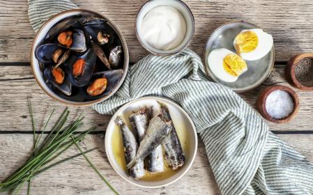 Ingredientes para preparar paté de sardinillas y mejillones