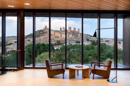 El Parador de Molina de Aragón es el lugar perfecto para que toda la familia se sienta parte de la historia, con vistas privilegiadas a uno de los castillos más grandes de España