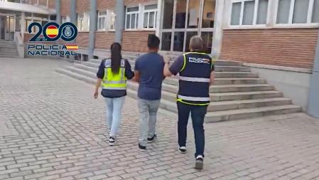 Dos detenciones en Madrid cierran un año de la operación 'Peluche': cazados 35 pederastas huidos