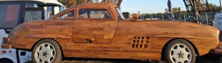 El Mercedes 300 SL hecho de madera para el que se han dedicado más de 8.000 horas de trabajo.