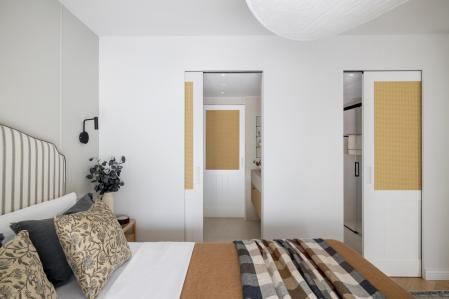 Vista del baño en suite de Montse Bueno reformado por Montse Morales Interiorismo