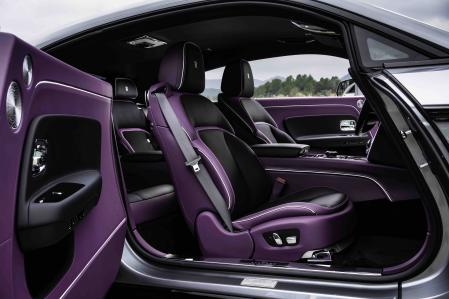 Las puertas tienen apertura suicida, es decir, de forma inversa a las convencionales&nbsp;&nbsp;