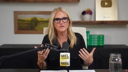Mel Robbins: “Eres el héroe de tu propia historia. Si no hicieses lo que haces actualmente -incluyendo las responsabilidades-, ¿qué harías?”.