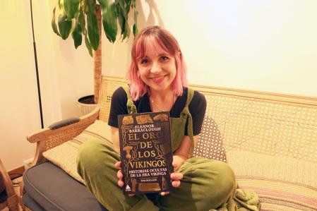La historiadora británica Eleanor Barraclough en la presentación de su libro en España