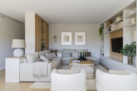 Salón del piso grande reformado por Pia Capdevila Interiorismo