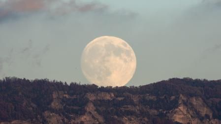 Superluna del Castor, en Manlleu.