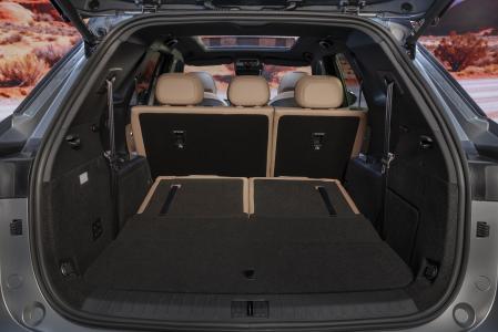 En configuración de cinco asientos, el espacio de maletero permite realizar un uso familiar, sin restricciones&nbsp;