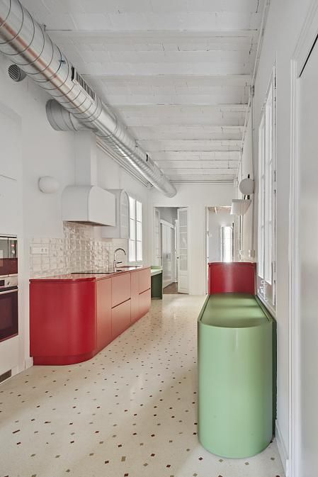 Eliminar pasillos y espacios no aprovechados en lugar de pasillos, crear “zonas de transición”