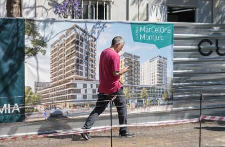 Construcción de viviendas en el barrio de la Barceloneta, en Barcelona