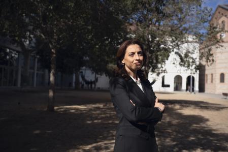 Irene Tinagli, en la plaza de Joan Coromines, en el Raval