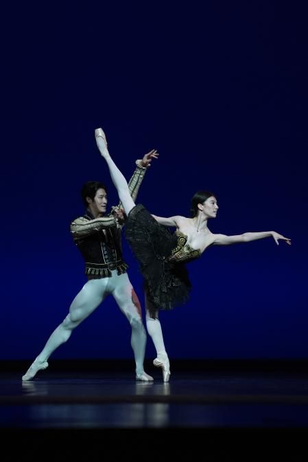 Chloe Misseldine y Joo Won Ahn, del American Ballet Theater, en el paso a dos del Cisne negro