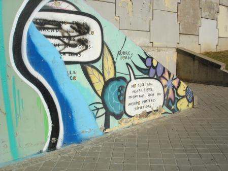 Grafiti en la calle Doctor García Tapia de Madrid.