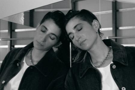 “Me he empapado de mi padre, he sentido su aroma”, dice Alba Flores en conversación. Ubicación: Trent Studios