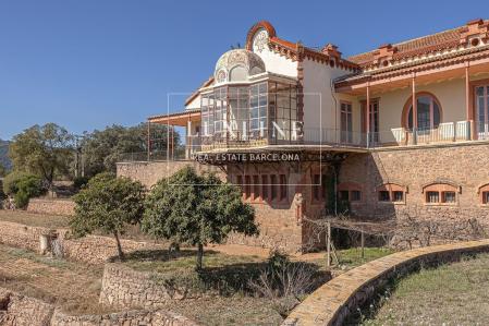 Exterior de La Morera, inmueble en Manresa
