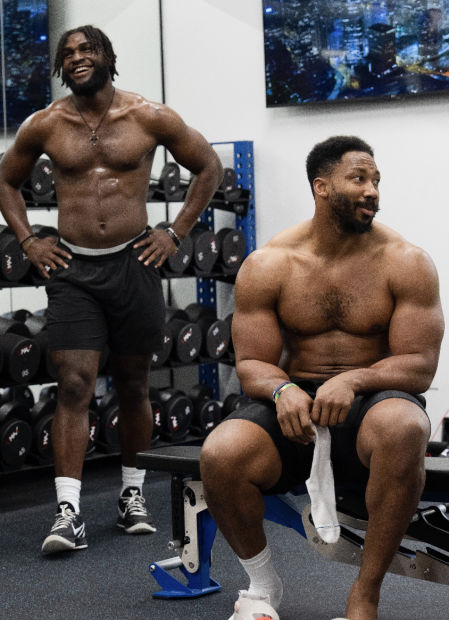 Myles Garrett en el gimnasio de los Cleveland Browns