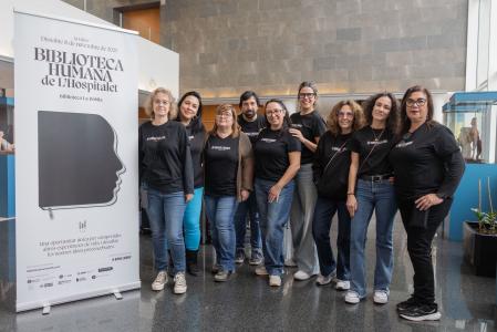 Parte del equipo de la Biblioteca Humana de l'Hospitalet