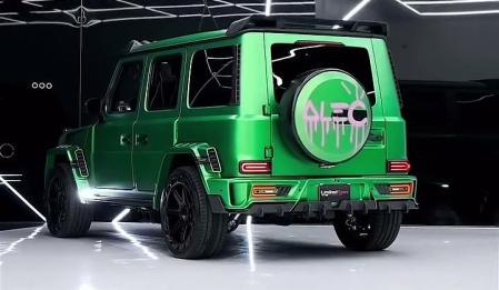 El poderoso Mercedes todoterreno “vestido” para atraer todas las miradas.