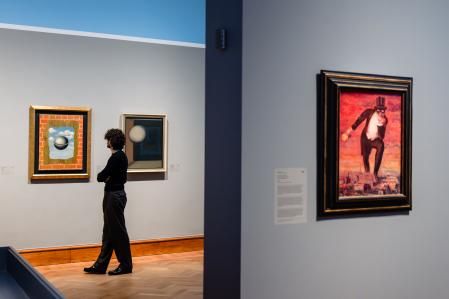 Una imagen de la exposición de Magritte 'La ligne de vie' en el KMSKA de Amberes