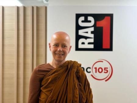 Adoptó el nombre de Ayya Arindama después de hacer monja budista