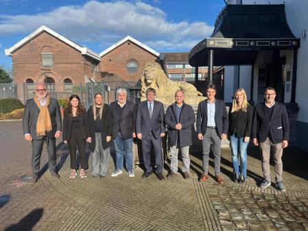 Imagen difunda por Junts con la cúpula del partido en Waterloo