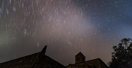 Circumpolar con la Estrella Polar sobre Sant Julià Sassorba.