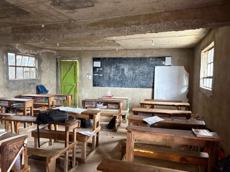 La escuela de negocios financia becas para mujeres en Ecuador, Kenia o Camboya, y ha impulsado proyectos educativos en Nairobi