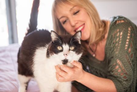 Lídia López, experta en bienestar felino: “Los animales se convirtieron en mi refugio”.