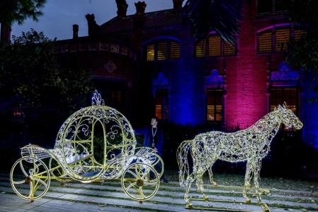Una de las instalaciones lumínicas que se pueden encontrar en Sant Pau