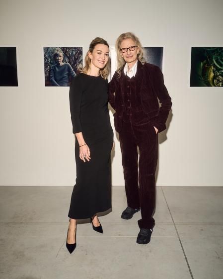 Annie Leibovitz (d) y Marta Ortega (i) asisten a la fiesta privada de ayer que la Fundación Marta Ortega ha organizado en el marco de la exposición de la fotógrafa Annie Leibovitz,&nbsp;
