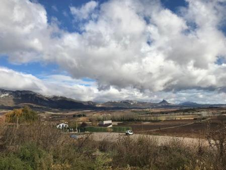 Sierra de Toloño o de Cantabria vista desde Laguardia.