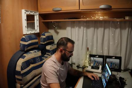 Ambos pueden trabajar desde su autocaravana